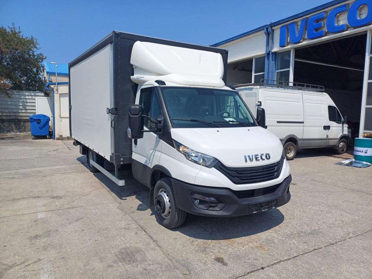 IVECO Daily 70C18H - Dostavno vozilo s ceradom: slika IVECO Daily 70C18H - Dostavno vozilo s ceradom IVECO Daily 70C18H - Dostavno vozilo s ceradom: slika IVECO Daily 70C18H - Dostavno vozilo s ceradom