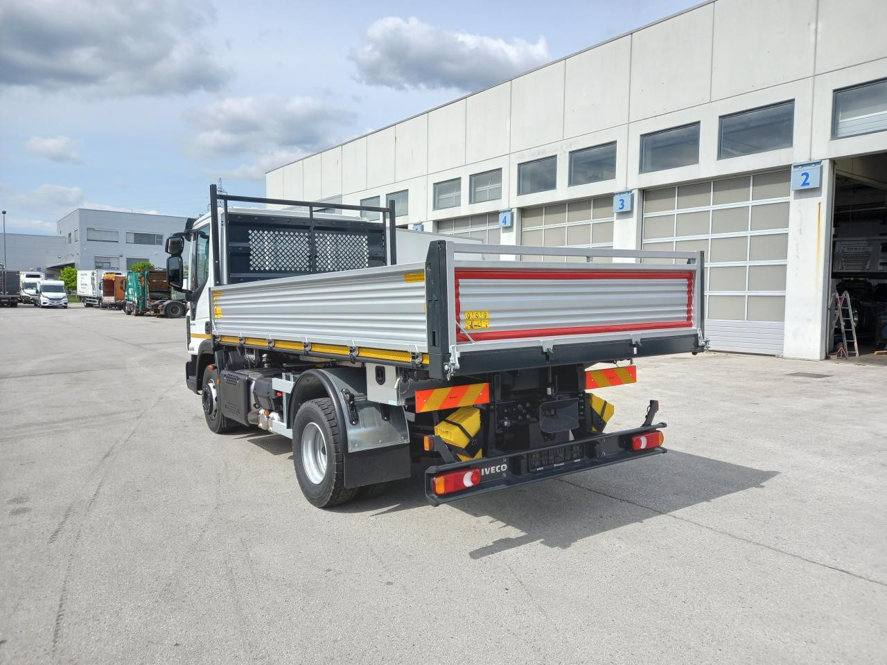 IVECO Eurocargo ML120EL25 - Kiper: slika IVECO Eurocargo ML120EL25 - Kiper IVECO Eurocargo ML120EL25 - Kiper: slika IVECO Eurocargo ML120EL25 - Kiper