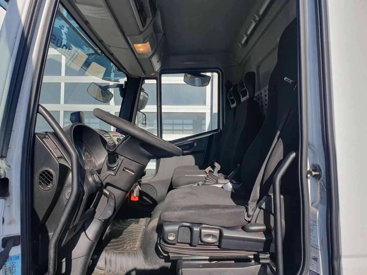IVECO Eurocargo ML160E25 - Kamion hladnjača: slika IVECO Eurocargo ML160E25 - Kamion hladnjača IVECO Eurocargo ML160E25 - Kamion hladnjača: slika IVECO Eurocargo ML160E25 - Kamion hladnjača
