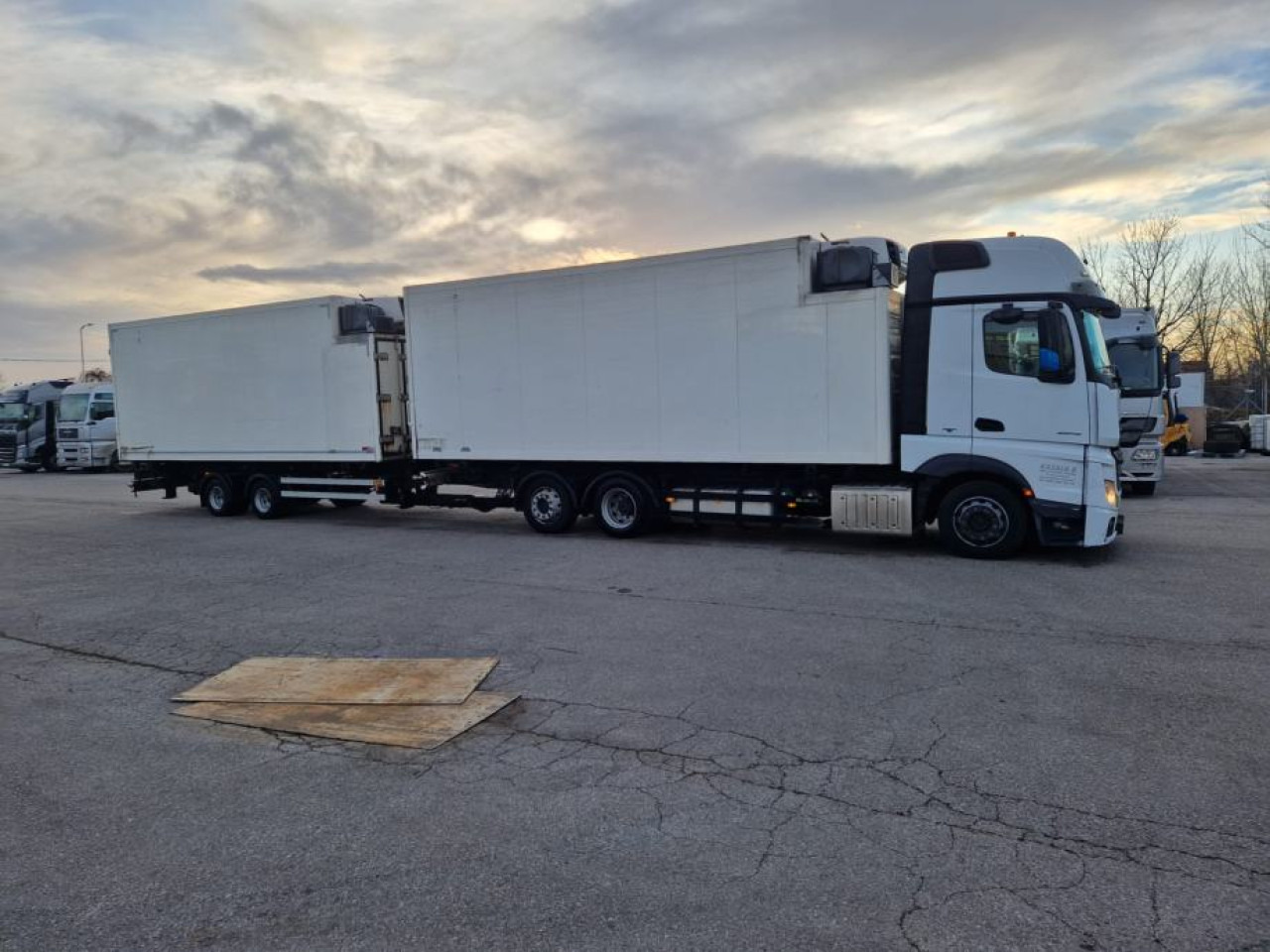 MERCEDES-BENZ Actros 25.480 - Dostavno vozilo hladnjača: slika MERCEDES-BENZ Actros 25.480 - Dostavno vozilo hladnjača MERCEDES-BENZ Actros 25.480 - Dostavno vozilo hladnjača: slika MERCEDES-BENZ Actros 25.480 - Dostavno vozilo hladnjača