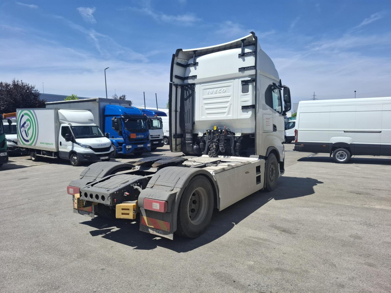 IVECO S-Way AS440S48T/P - Tegljač: slika IVECO S-Way AS440S48T/P - Tegljač IVECO S-Way AS440S48T/P - Tegljač: slika IVECO S-Way AS440S48T/P - Tegljač