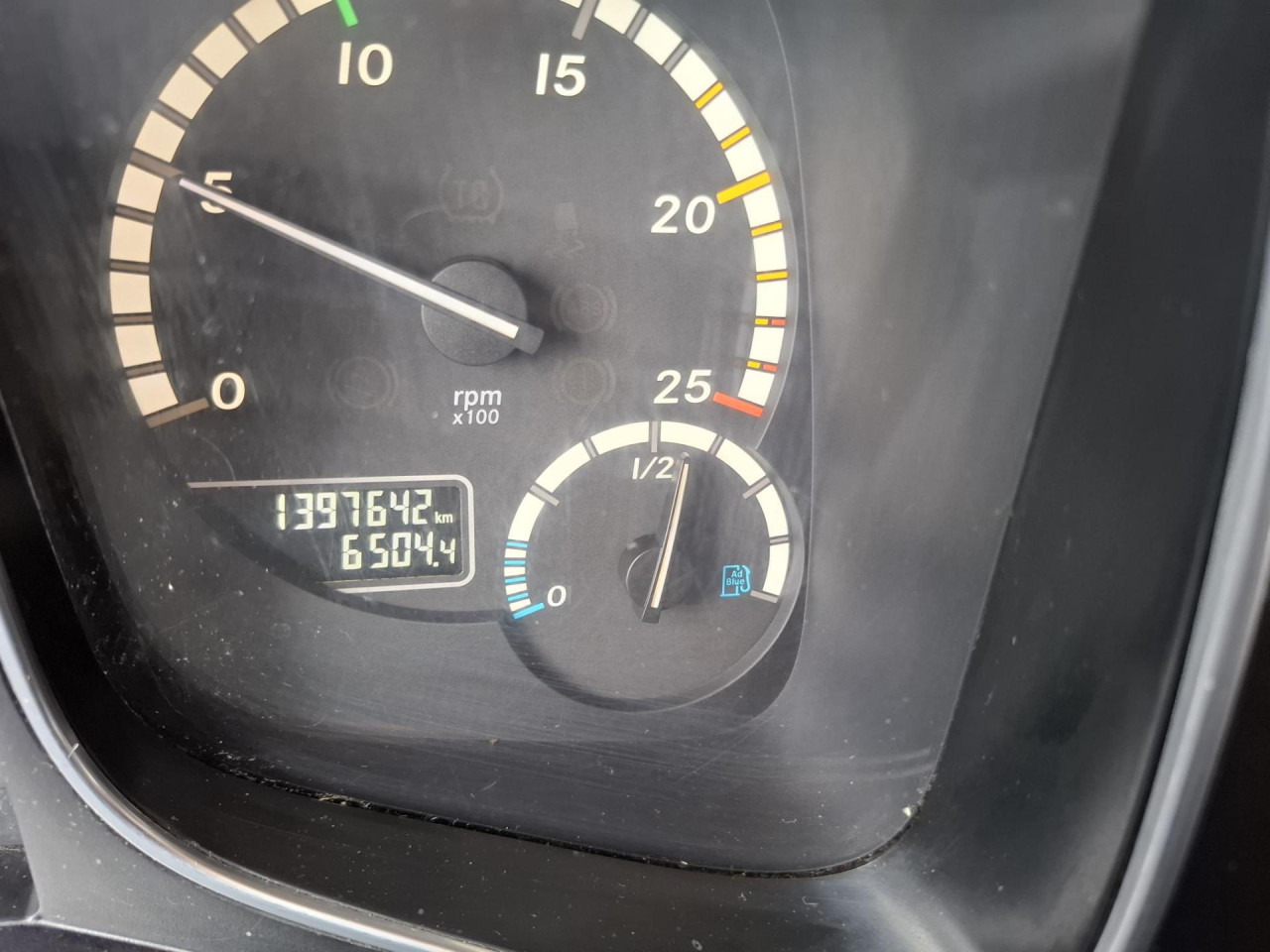 Tegljač MERCEDES-BENZ Actros 1845: slika Tegljač MERCEDES-BENZ Actros 1845
