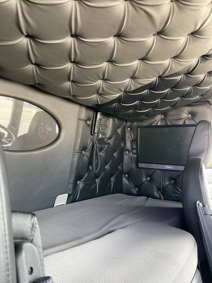 Inredning Scania S-serie - Kabina za Kamion: slika Inredning Scania S-serie - Kabina za Kamion Inredning Scania S-serie - Kabina za Kamion: slika Inredning Scania S-serie - Kabina za Kamion