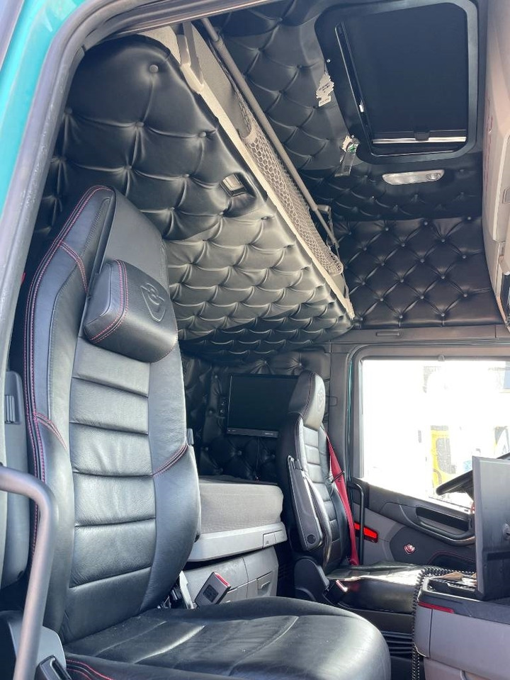 Inredning Scania S-serie - Kabina za Kamion: slika Inredning Scania S-serie - Kabina za Kamion Inredning Scania S-serie - Kabina za Kamion: slika Inredning Scania S-serie - Kabina za Kamion