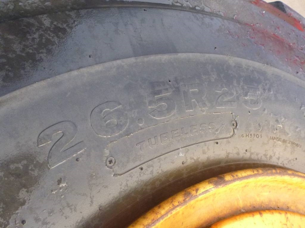 Volvo Hjul, Bridgestone 26.5R25 1st - Osovina i dijelovi za Građevinski strojevi: slika Volvo Hjul, Bridgestone 26.5R25 1st - Osovina i dijelovi za Građevinski strojevi Volvo Hjul, Bridgestone 26.5R25 1st - Osovina i dijelovi za Građevinski strojevi: slika Volvo Hjul, Bridgestone 26.5R25 1st - Osovina i dijelovi za Građevinski strojevi