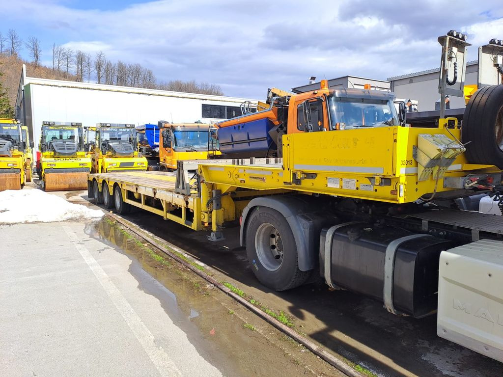 Faymonville STZ-3WAAA, 49.5ton, teleskopierbar - Poluprikolica s niskim utovarivačem: slika Faymonville STZ-3WAAA, 49.5ton, teleskopierbar - Poluprikolica s niskim utovarivačem Faymonville STZ-3WAAA, 49.5ton, teleskopierbar - Poluprikolica s niskim utovarivačem: slika Faymonville STZ-3WAAA, 49.5ton, teleskopierbar - Poluprikolica s niskim utovarivačem
