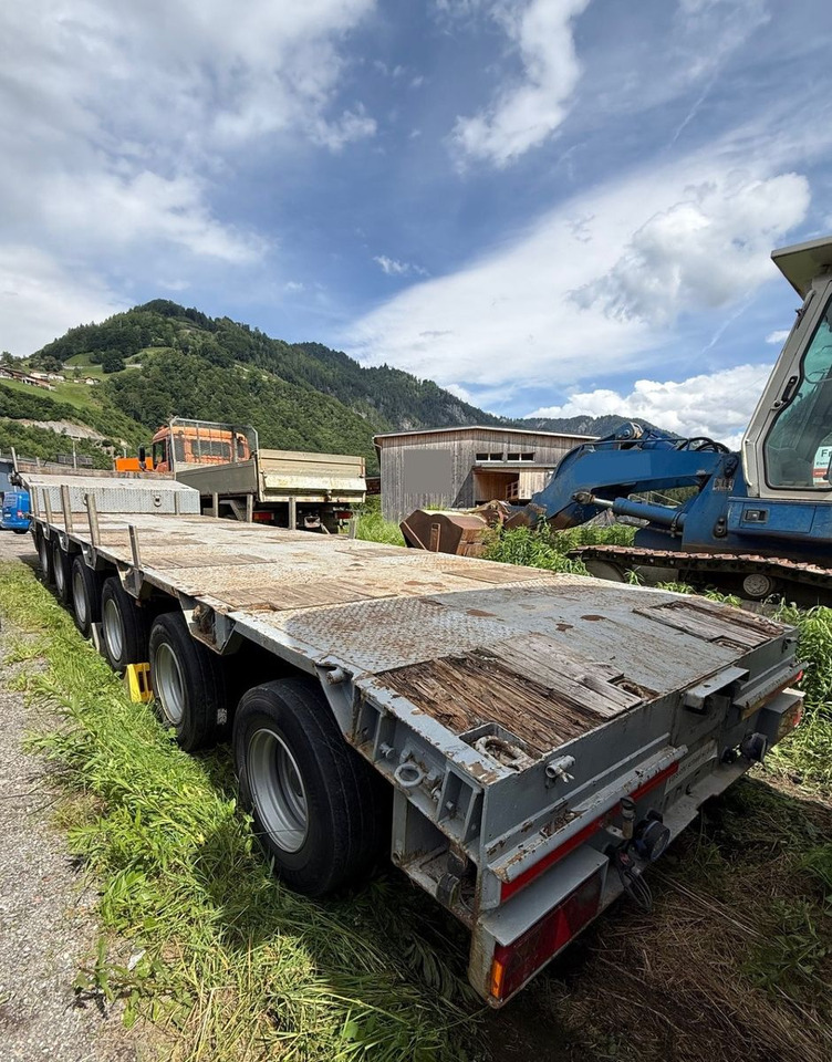 Goldhofer STZ-L6-67/80A, 94ton, verbreiterbar - Poluprikolica s niskim utovarivačem: slika Goldhofer STZ-L6-67/80A, 94ton, verbreiterbar - Poluprikolica s niskim utovarivačem Goldhofer STZ-L6-67/80A, 94ton, verbreiterbar - Poluprikolica s niskim utovarivačem: slika Goldhofer STZ-L6-67/80A, 94ton, verbreiterbar - Poluprikolica s niskim utovarivačem