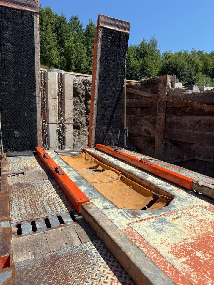 Goldhofer TZ-L 5-32/80, 44.6ton, 5 Achser gelenkt - Prikolica s niskim utovarivačem: slika Goldhofer TZ-L 5-32/80, 44.6ton, 5 Achser gelenkt - Prikolica s niskim utovarivačem Goldhofer TZ-L 5-32/80, 44.6ton, 5 Achser gelenkt - Prikolica s niskim utovarivačem: slika Goldhofer TZ-L 5-32/80, 44.6ton, 5 Achser gelenkt - Prikolica s niskim utovarivačem