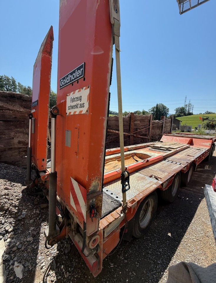 Goldhofer TZ-L 5-32/80, 44.6ton, 5 Achser gelenkt - Prikolica s niskim utovarivačem: slika Goldhofer TZ-L 5-32/80, 44.6ton, 5 Achser gelenkt - Prikolica s niskim utovarivačem Goldhofer TZ-L 5-32/80, 44.6ton, 5 Achser gelenkt - Prikolica s niskim utovarivačem: slika Goldhofer TZ-L 5-32/80, 44.6ton, 5 Achser gelenkt - Prikolica s niskim utovarivačem
