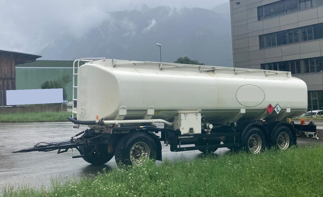 Schwarzmüller TH 3E, 3 Kammern, ADR, Benzin+Diesel, Fuel - Prikolica cisterna: slika Schwarzmüller TH 3E, 3 Kammern, ADR, Benzin+Diesel, Fuel - Prikolica cisterna Schwarzmüller TH 3E, 3 Kammern, ADR, Benzin+Diesel, Fuel - Prikolica cisterna: slika Schwarzmüller TH 3E, 3 Kammern, ADR, Benzin+Diesel, Fuel - Prikolica cisterna