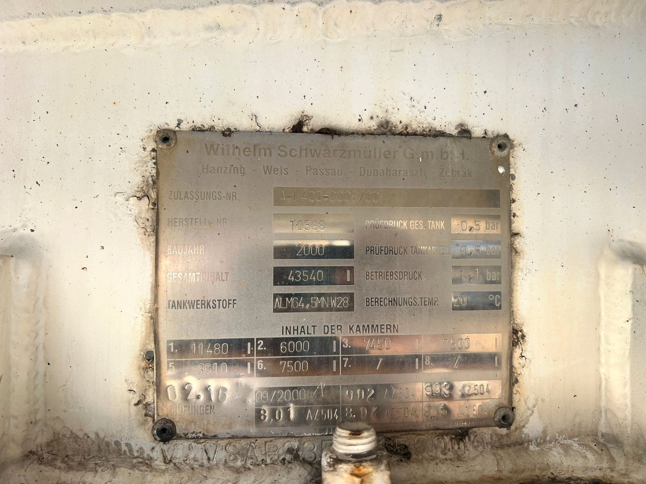 Schwarzmüller TS 3/E ADR, 6 Kammern Treibstoff Fuel - Poluprikolica cisterna: slika Schwarzmüller TS 3/E ADR, 6 Kammern Treibstoff Fuel - Poluprikolica cisterna Schwarzmüller TS 3/E ADR, 6 Kammern Treibstoff Fuel - Poluprikolica cisterna: slika Schwarzmüller TS 3/E ADR, 6 Kammern Treibstoff Fuel - Poluprikolica cisterna