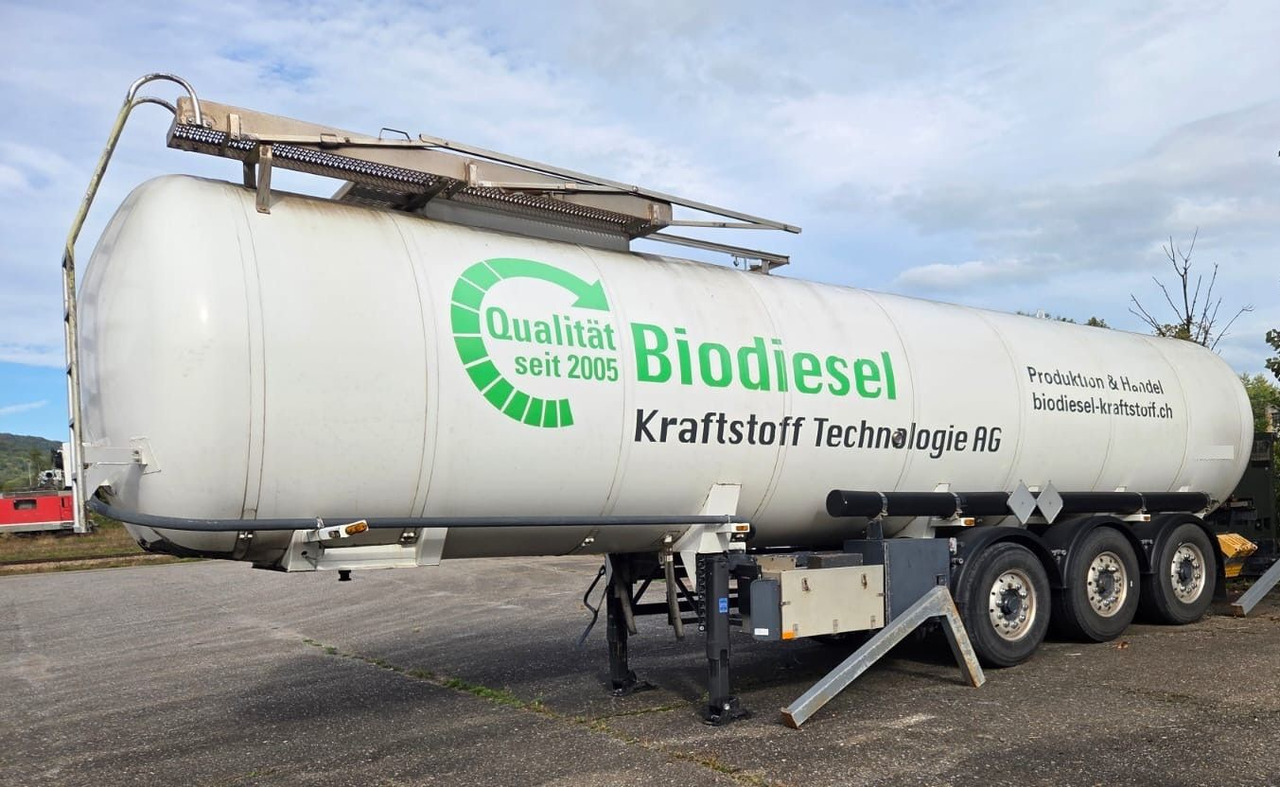 Schwarzmüller TS 3/E, ADR, Bitumen, 1 Kammer - Poluprikolica cisterna: slika Schwarzmüller TS 3/E, ADR, Bitumen, 1 Kammer - Poluprikolica cisterna Schwarzmüller TS 3/E, ADR, Bitumen, 1 Kammer - Poluprikolica cisterna: slika Schwarzmüller TS 3/E, ADR, Bitumen, 1 Kammer - Poluprikolica cisterna