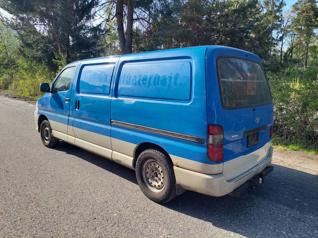 Toyota Hiace D-4D 2.5 4x4, Hochdruck Spülwagen 250bar - Furgon: slika Toyota Hiace D-4D 2.5 4x4, Hochdruck Spülwagen 250bar - Furgon Toyota Hiace D-4D 2.5 4x4, Hochdruck Spülwagen 250bar - Furgon: slika Toyota Hiace D-4D 2.5 4x4, Hochdruck Spülwagen 250bar - Furgon