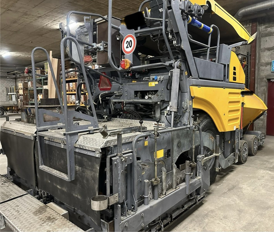 Vögele Super 1803-2,extra extensions, totally 8m, paver - Finišer za asfalt: slika Vögele Super 1803-2,extra extensions, totally 8m, paver - Finišer za asfalt Vögele Super 1803-2,extra extensions, totally 8m, paver - Finišer za asfalt: slika Vögele Super 1803-2,extra extensions, totally 8m, paver - Finišer za asfalt