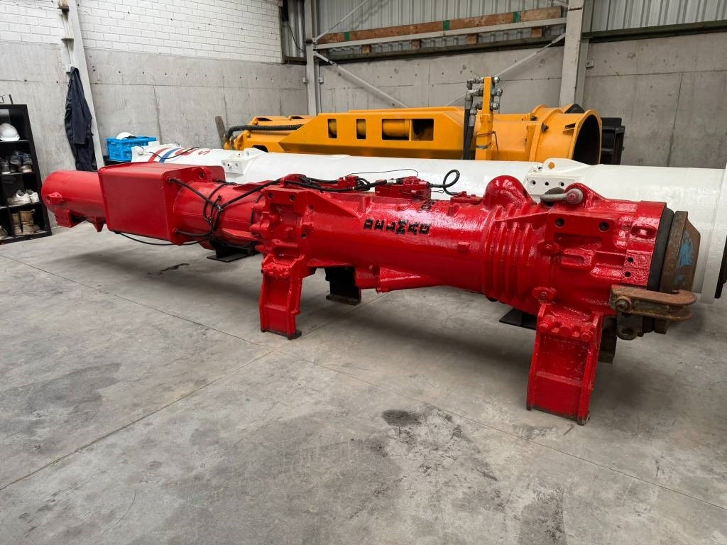 Delmag D30-13 - Platforma za bušenje: slika Delmag D30-13 - Platforma za bušenje Delmag D30-13 - Platforma za bušenje: slika Delmag D30-13 - Platforma za bušenje