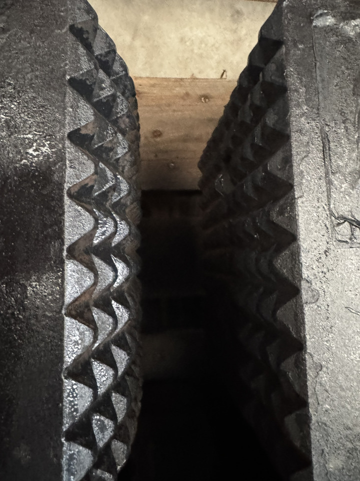 Zabijač stupova za Građevinski strojevi ICE 1412C: slika Zabijač stupova za Građevinski strojevi ICE 1412C Zabijač stupova za Građevinski strojevi ICE 1412C: slika Zabijač stupova za Građevinski strojevi ICE 1412C