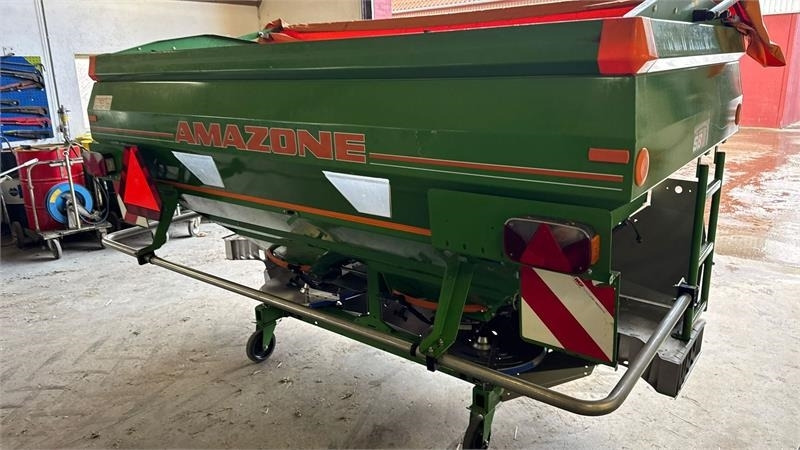Amazone ZAM 3000 Z-AM 3000 Ultra  - Rasipač stajskog gnoja: slika Amazone ZAM 3000 Z-AM 3000 Ultra  - Rasipač stajskog gnoja Amazone ZAM 3000 Z-AM 3000 Ultra  - Rasipač stajskog gnoja: slika Amazone ZAM 3000 Z-AM 3000 Ultra  - Rasipač stajskog gnoja
