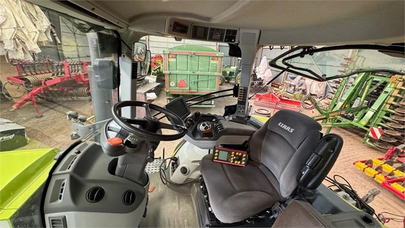Claas AXION 830 CEBIS - Traktor: slika Claas AXION 830 CEBIS - Traktor Claas AXION 830 CEBIS - Traktor: slika Claas AXION 830 CEBIS - Traktor