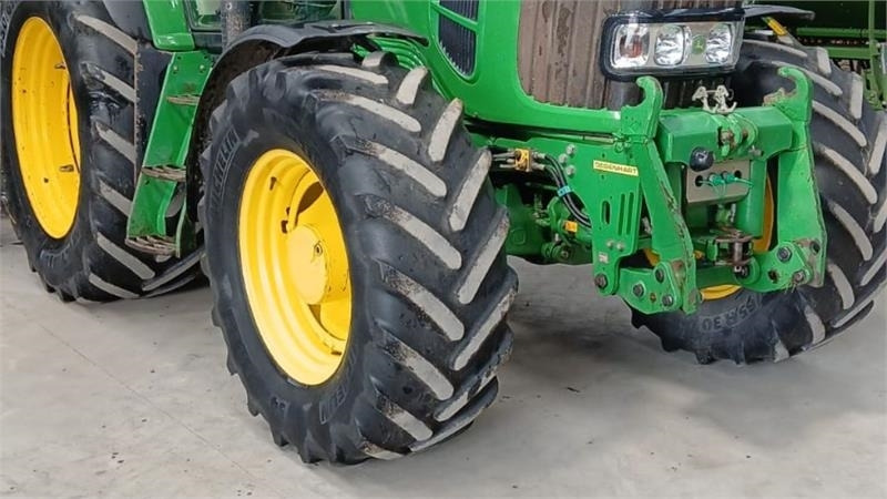 John Deere 7530 - Traktor: slika John Deere 7530 - Traktor John Deere 7530 - Traktor: slika John Deere 7530 - Traktor