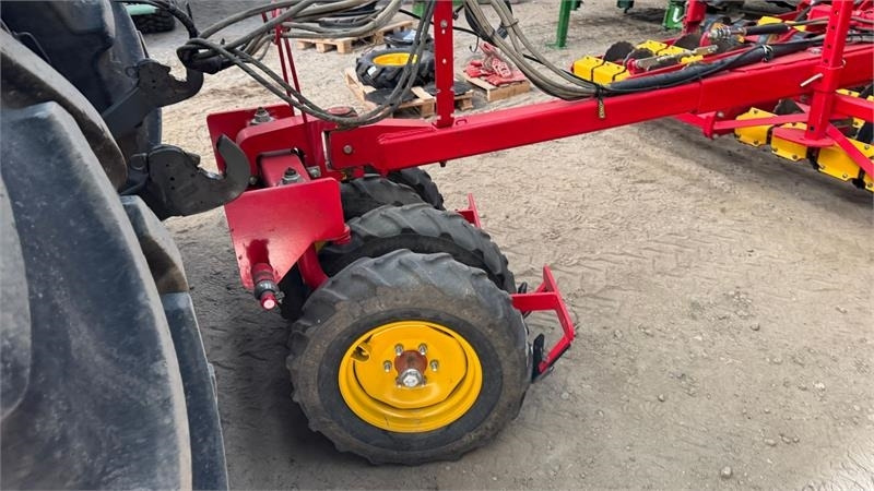 Vaderstad Rapid 400C Rapid 400 C - Kombajn i sijačica: slika Vaderstad Rapid 400C Rapid 400 C - Kombajn i sijačica Vaderstad Rapid 400C Rapid 400 C - Kombajn i sijačica: slika Vaderstad Rapid 400C Rapid 400 C - Kombajn i sijačica