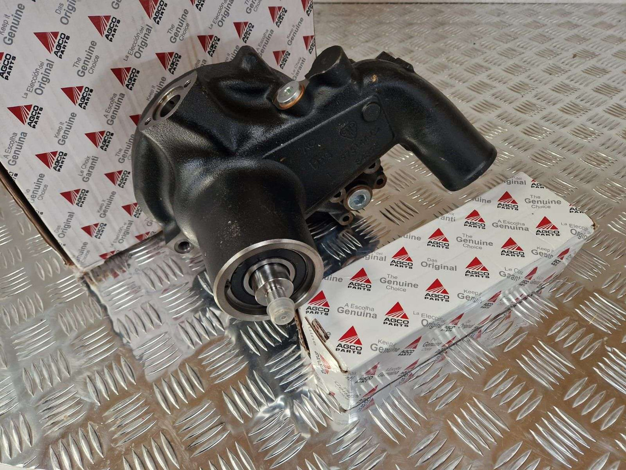 AGCO Sisu water pump ACP055583A tier 3 with gasket - Motor i dijelovi za Građevinski strojevi: slika AGCO Sisu water pump ACP055583A tier 3 with gasket - Motor i dijelovi za Građevinski strojevi AGCO Sisu water pump ACP055583A tier 3 with gasket - Motor i dijelovi za Građevinski strojevi: slika AGCO Sisu water pump ACP055583A tier 3 with gasket - Motor i dijelovi za Građevinski strojevi