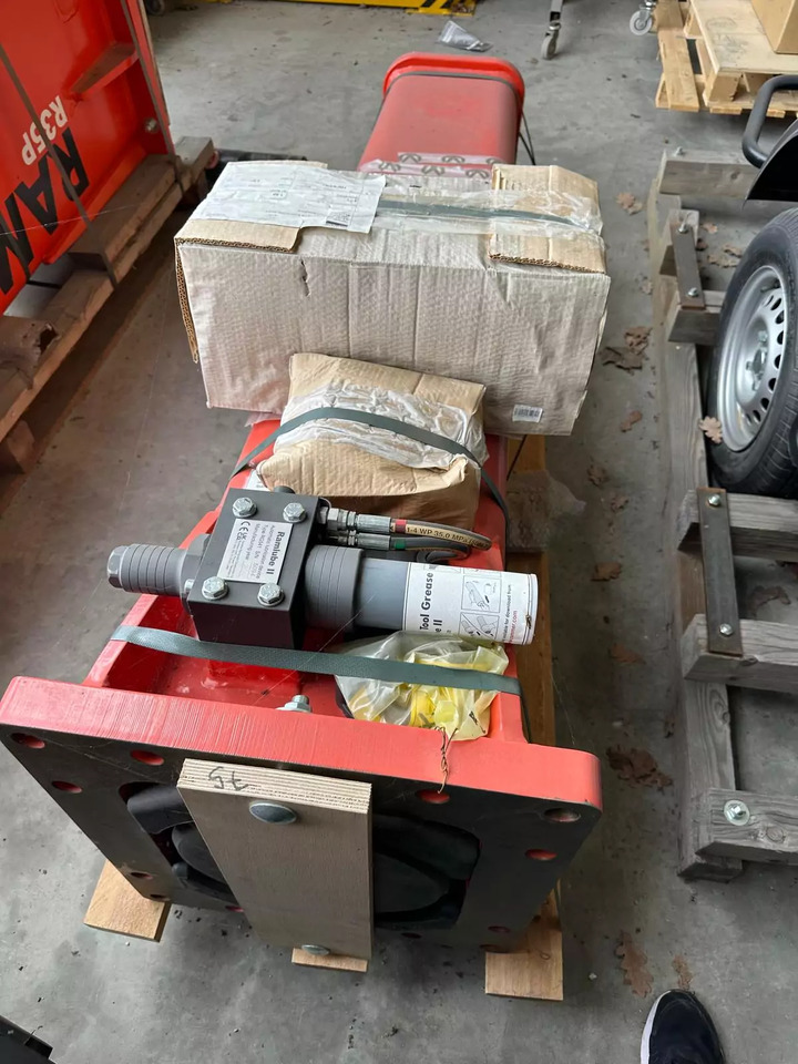 2023 Rammer 2155E - Hidraulični čekić: slika 2023 Rammer 2155E - Hidraulični čekić 2023 Rammer 2155E - Hidraulični čekić: slika 2023 Rammer 2155E - Hidraulični čekić