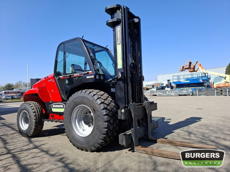 Manitou M50-4 - Viličar za teške terene: slika Manitou M50-4 - Viličar za teške terene Manitou M50-4 - Viličar za teške terene: slika Manitou M50-4 - Viličar za teške terene