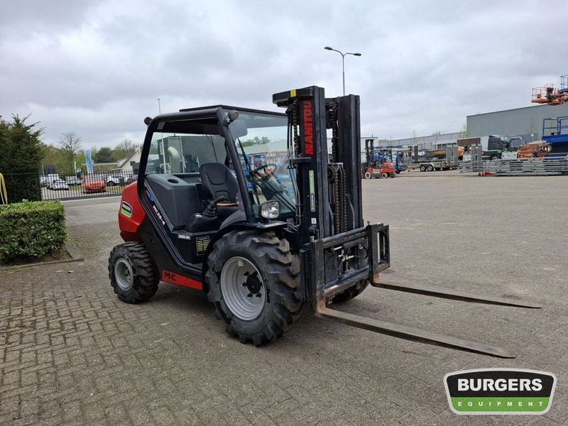Manitou MC 25-4 D K ST5 S1 Buggy - Viličar za teške terene: slika Manitou MC 25-4 D K ST5 S1 Buggy - Viličar za teške terene Manitou MC 25-4 D K ST5 S1 Buggy - Viličar za teške terene: slika Manitou MC 25-4 D K ST5 S1 Buggy - Viličar za teške terene