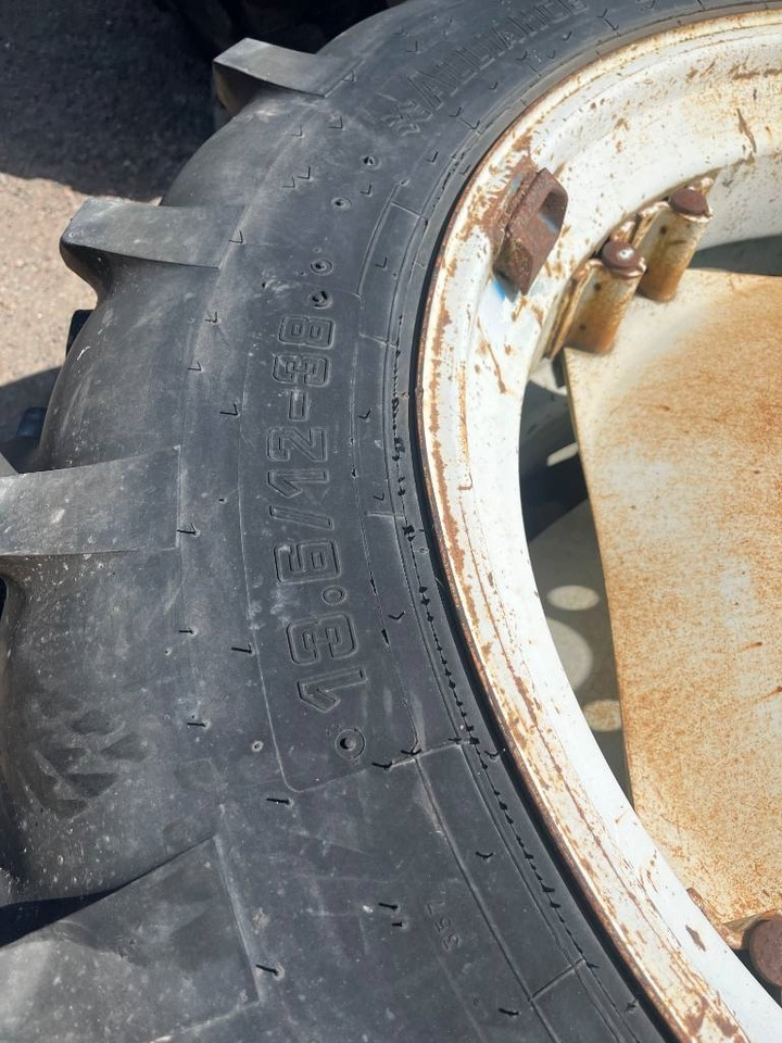 Alliance 13,6-38 Däck På Ford fälg - Guma za Poljoprivredni strojevi: slika Alliance 13,6-38 Däck På Ford fälg - Guma za Poljoprivredni strojevi Alliance 13,6-38 Däck På Ford fälg - Guma za Poljoprivredni strojevi: slika Alliance 13,6-38 Däck På Ford fälg - Guma za Poljoprivredni strojevi