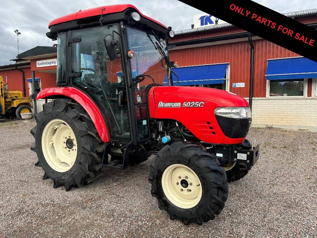 Branson 5025 C Dismantled. Only spare parts - Traktor: slika Branson 5025 C Dismantled. Only spare parts - Traktor Branson 5025 C Dismantled. Only spare parts - Traktor: slika Branson 5025 C Dismantled. Only spare parts - Traktor