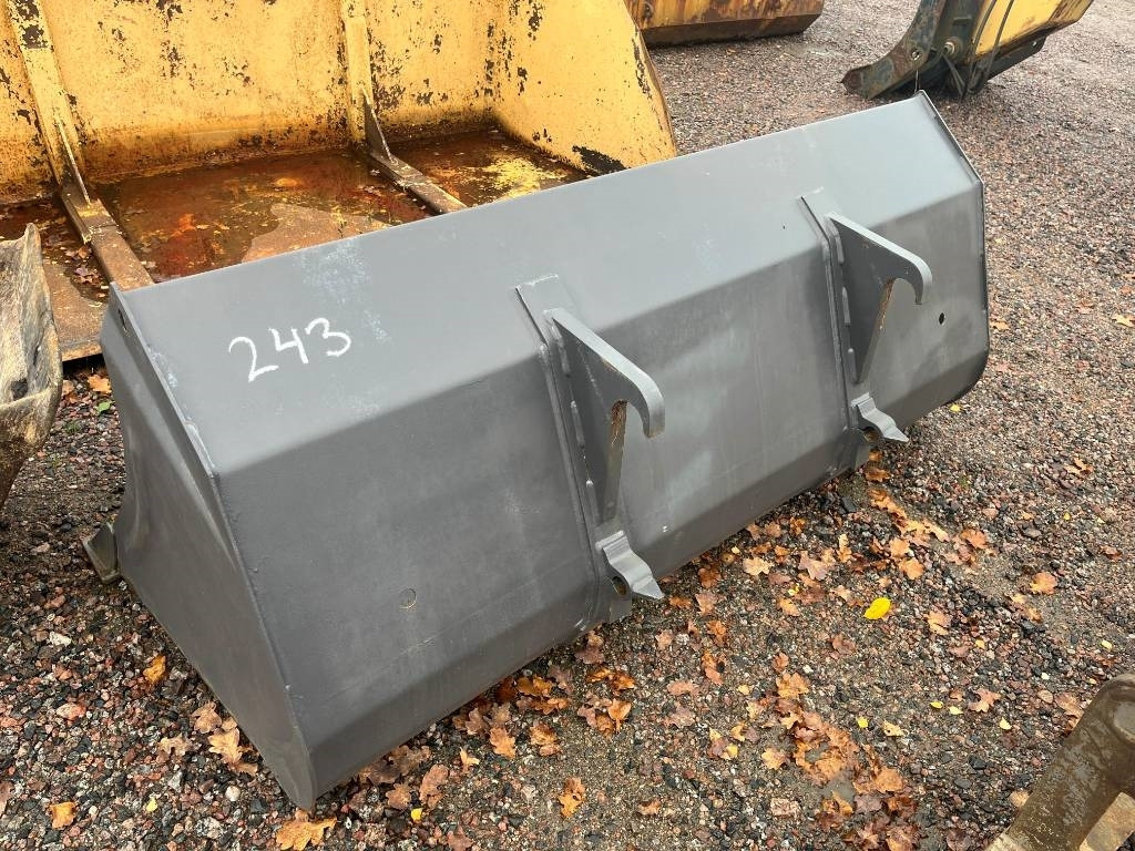 Grusskopa Jordskopa Trima SMS fäste - Utovarna korpa: slika Grusskopa Jordskopa Trima SMS fäste - Utovarna korpa Grusskopa Jordskopa Trima SMS fäste - Utovarna korpa: slika Grusskopa Jordskopa Trima SMS fäste - Utovarna korpa