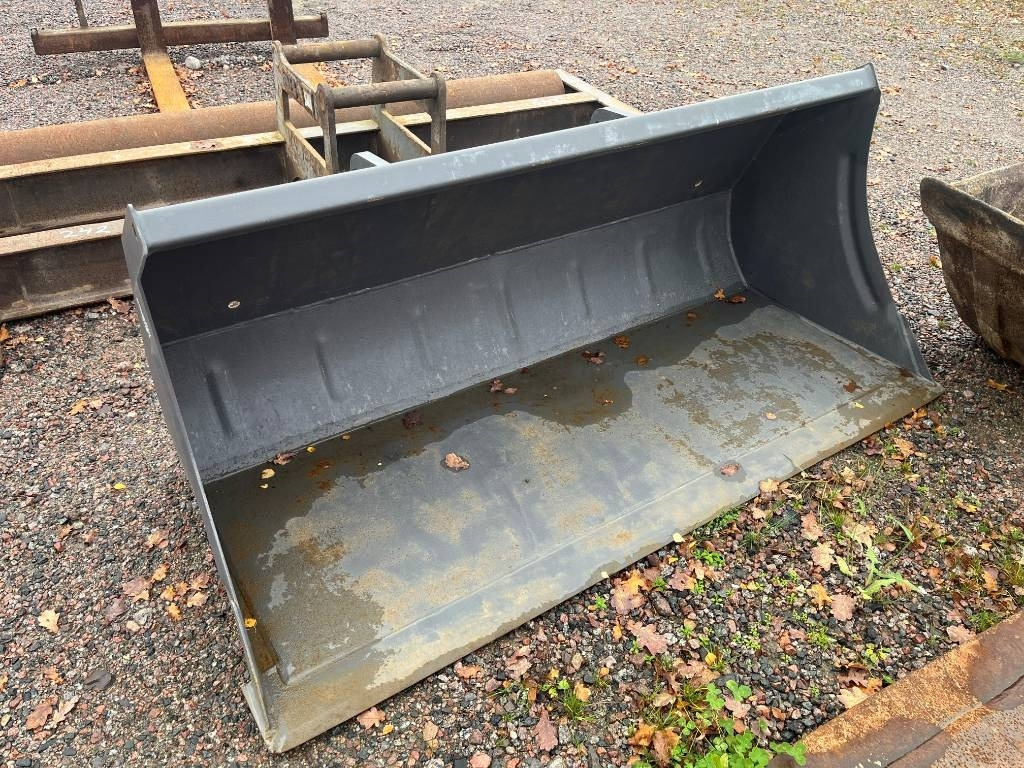 Grusskopa Jordskopa Trima SMS fäste - Utovarna korpa: slika Grusskopa Jordskopa Trima SMS fäste - Utovarna korpa Grusskopa Jordskopa Trima SMS fäste - Utovarna korpa: slika Grusskopa Jordskopa Trima SMS fäste - Utovarna korpa