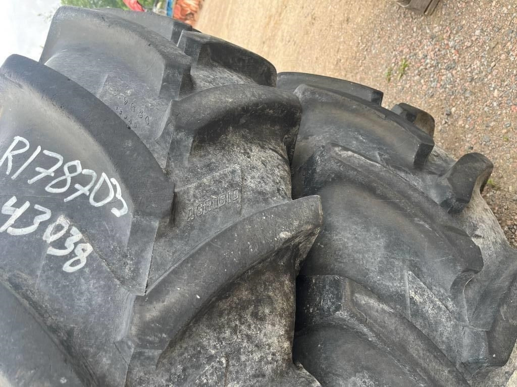 Michelin 16,9R34 till Case IH - Guma za Poljoprivredni strojevi: slika Michelin 16,9R34 till Case IH - Guma za Poljoprivredni strojevi Michelin 16,9R34 till Case IH - Guma za Poljoprivredni strojevi: slika Michelin 16,9R34 till Case IH - Guma za Poljoprivredni strojevi