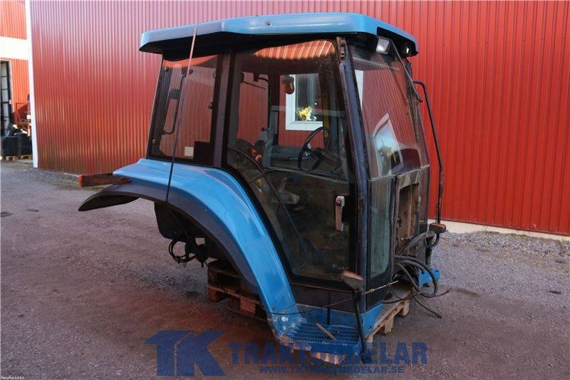 New Holland 8870 - Kabina za Traktor: slika New Holland 8870 - Kabina za Traktor New Holland 8870 - Kabina za Traktor: slika New Holland 8870 - Kabina za Traktor