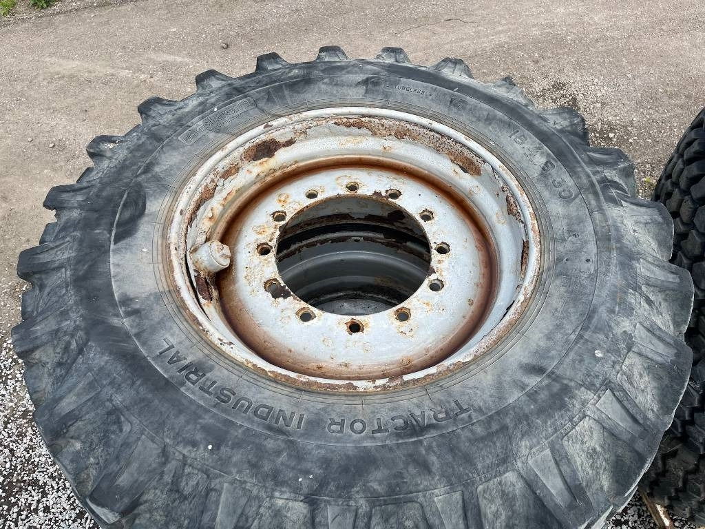 Nokian Industrial 18,4 B 30 Huddig 860 D - Kompletan kotač: slika Nokian Industrial 18,4 B 30 Huddig 860 D - Kompletan kotač Nokian Industrial 18,4 B 30 Huddig 860 D - Kompletan kotač: slika Nokian Industrial 18,4 B 30 Huddig 860 D - Kompletan kotač