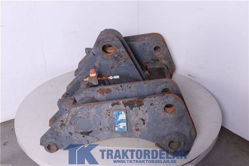 Redskapsfäste / Quickhitch CAT 966 - Brza spojka za Građevinski strojevi: slika Redskapsfäste / Quickhitch CAT 966 - Brza spojka za Građevinski strojevi Redskapsfäste / Quickhitch CAT 966 - Brza spojka za Građevinski strojevi: slika Redskapsfäste / Quickhitch CAT 966 - Brza spojka za Građevinski strojevi