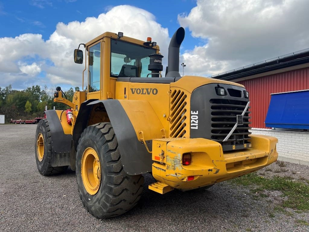Volvo L 120 E - Utovarivač na kotačima: slika Volvo L 120 E - Utovarivač na kotačima Volvo L 120 E - Utovarivač na kotačima: slika Volvo L 120 E - Utovarivač na kotačima
