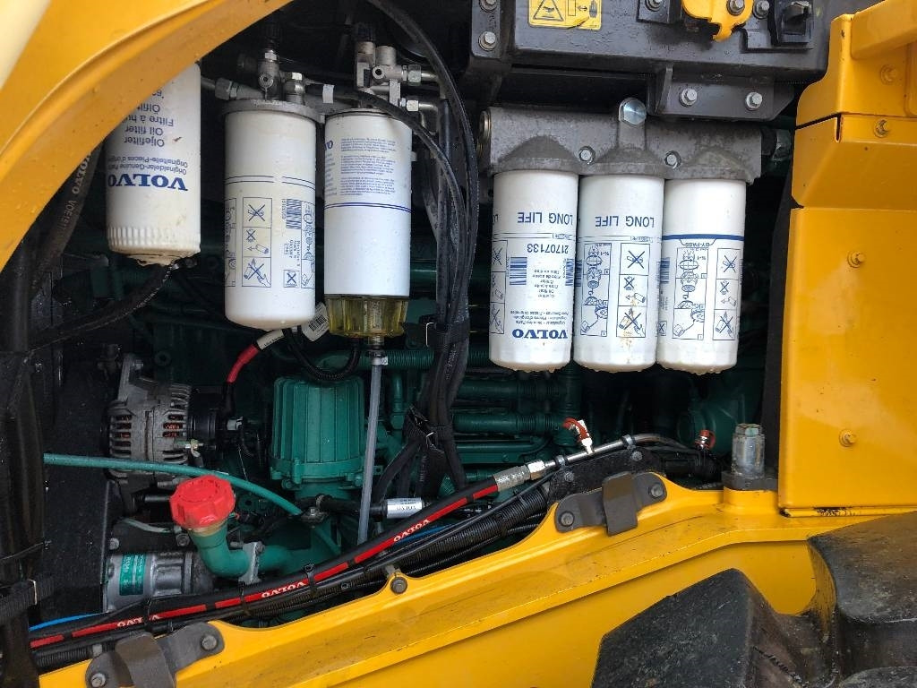 Volvo L 150 H Dismantled: only spare parts - Utovarivač na kotačima: slika Volvo L 150 H Dismantled: only spare parts - Utovarivač na kotačima Volvo L 150 H Dismantled: only spare parts - Utovarivač na kotačima: slika Volvo L 150 H Dismantled: only spare parts - Utovarivač na kotačima