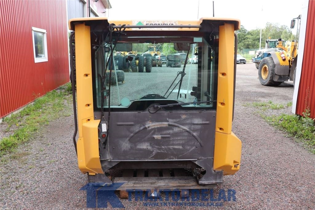 Volvo L 180 F - Kabina za Građevinski strojevi: slika Volvo L 180 F - Kabina za Građevinski strojevi Volvo L 180 F - Kabina za Građevinski strojevi: slika Volvo L 180 F - Kabina za Građevinski strojevi