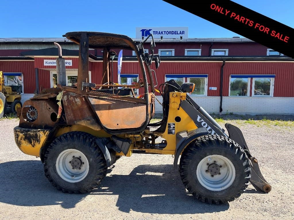 Volvo L 25 B Dismantled. Only specific spare parts - Utovarivač na kotačima: slika Volvo L 25 B Dismantled. Only specific spare parts - Utovarivač na kotačima Volvo L 25 B Dismantled. Only specific spare parts - Utovarivač na kotačima: slika Volvo L 25 B Dismantled. Only specific spare parts - Utovarivač na kotačima