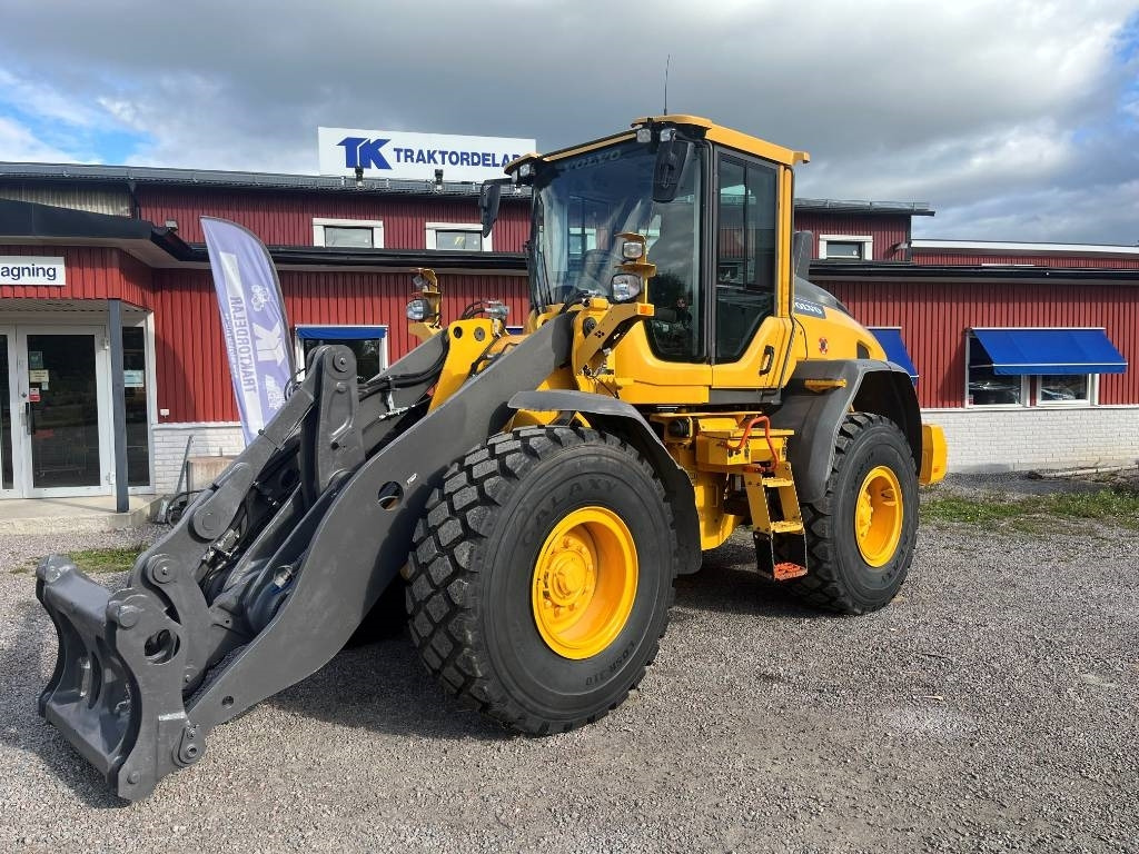 Volvo L 60 H - Utovarivač na kotačima: slika Volvo L 60 H - Utovarivač na kotačima Volvo L 60 H - Utovarivač na kotačima: slika Volvo L 60 H - Utovarivač na kotačima