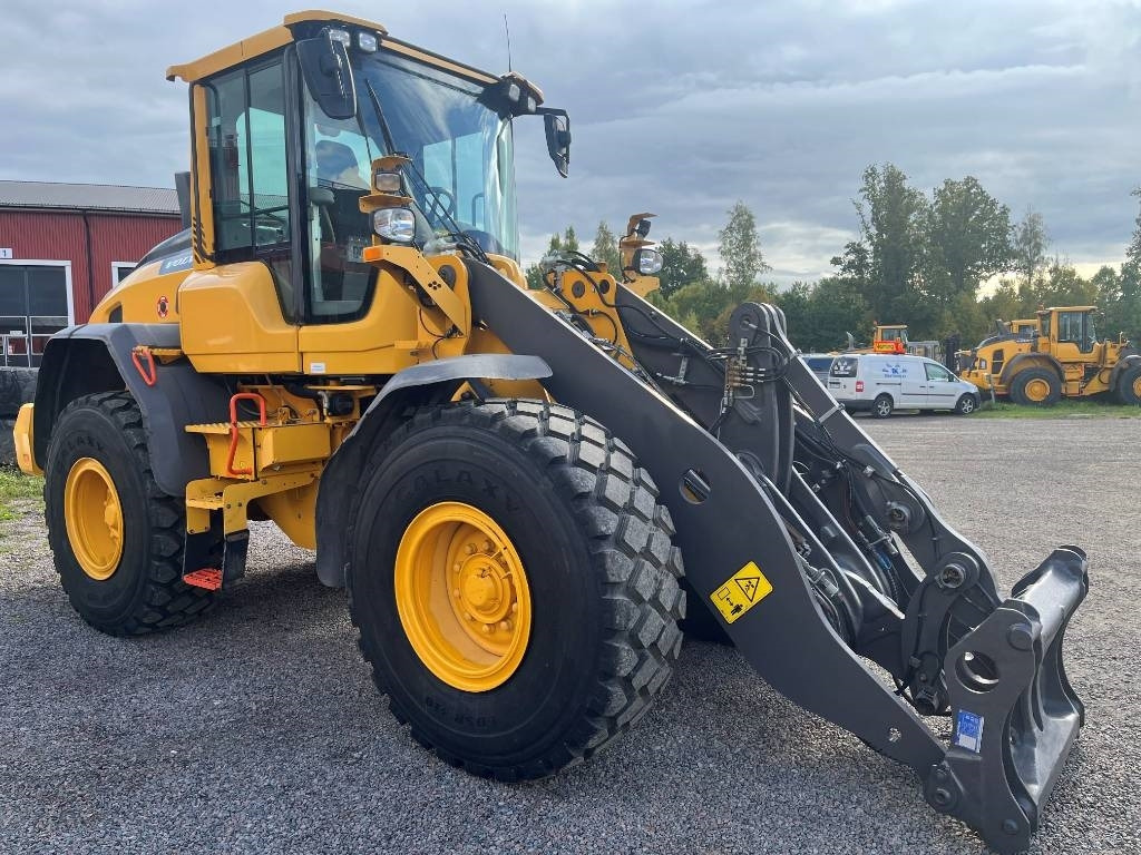 Volvo L 60 H - Utovarivač na kotačima: slika Volvo L 60 H - Utovarivač na kotačima Volvo L 60 H - Utovarivač na kotačima: slika Volvo L 60 H - Utovarivač na kotačima