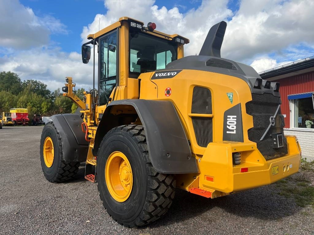 Volvo L 60 H - Utovarivač na kotačima: slika Volvo L 60 H - Utovarivač na kotačima Volvo L 60 H - Utovarivač na kotačima: slika Volvo L 60 H - Utovarivač na kotačima