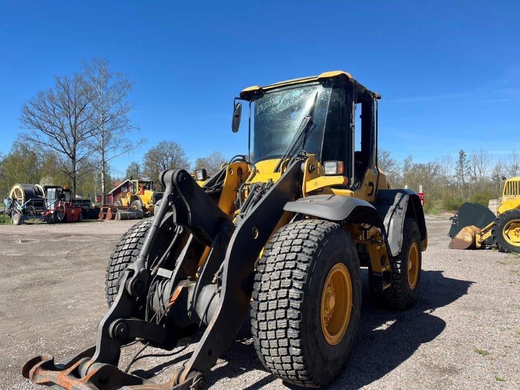 Volvo L 70 G Dismantled. Only specific spare parts - Utovarivač na kotačima: slika Volvo L 70 G Dismantled. Only specific spare parts - Utovarivač na kotačima Volvo L 70 G Dismantled. Only specific spare parts - Utovarivač na kotačima: slika Volvo L 70 G Dismantled. Only specific spare parts - Utovarivač na kotačima