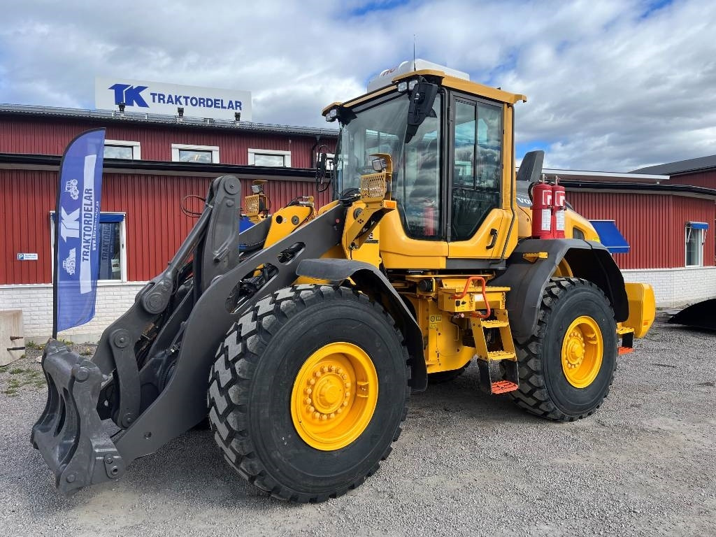 Volvo L 90 H - Utovarivač na kotačima: slika Volvo L 90 H - Utovarivač na kotačima Volvo L 90 H - Utovarivač na kotačima: slika Volvo L 90 H - Utovarivač na kotačima