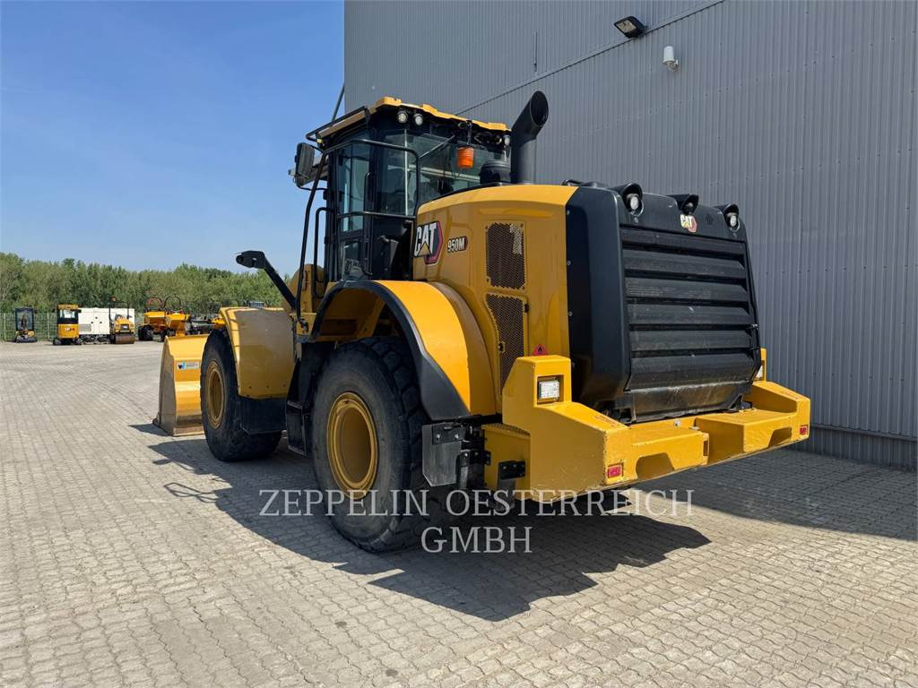 CAT 950M - Utovarivač na kotačima: slika CAT 950M - Utovarivač na kotačima CAT 950M - Utovarivač na kotačima: slika CAT 950M - Utovarivač na kotačima