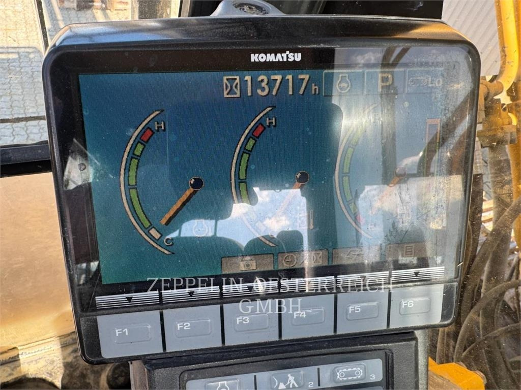 Komatsu PC450LC-8 - Bager gusjeničar: slika  Komatsu PC450LC-8 - Bager gusjeničar Komatsu PC450LC-8 - Bager gusjeničar: slika  Komatsu PC450LC-8 - Bager gusjeničar