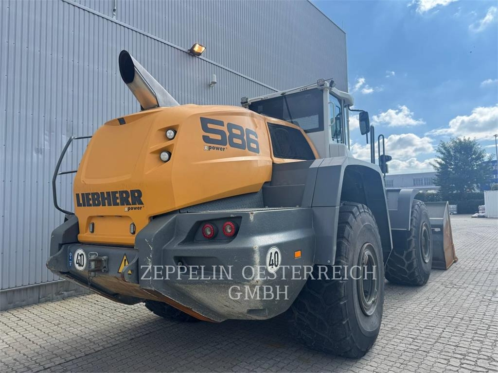 Liebherr L586 - Utovarivač na kotačima: slika Liebherr L586 - Utovarivač na kotačima Liebherr L586 - Utovarivač na kotačima: slika Liebherr L586 - Utovarivač na kotačima