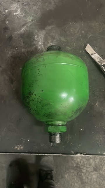 Akumulator gazowy John Deere - Akumulator za Poljoprivredni strojevi: slika Akumulator gazowy John Deere - Akumulator za Poljoprivredni strojevi Akumulator gazowy John Deere - Akumulator za Poljoprivredni strojevi: slika Akumulator gazowy John Deere - Akumulator za Poljoprivredni strojevi