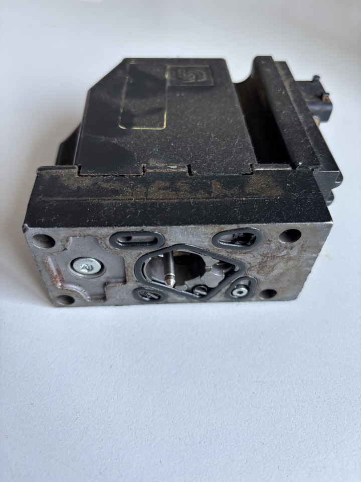 Cewka elektrozawór Danfoss 11093877 11235797 PVG32 - Električni sustav za Poljoprivredni strojevi: slika Cewka elektrozawór Danfoss 11093877 11235797 PVG32 - Električni sustav za Poljoprivredni strojevi Cewka elektrozawór Danfoss 11093877 11235797 PVG32 - Električni sustav za Poljoprivredni strojevi: slika Cewka elektrozawór Danfoss 11093877 11235797 PVG32 - Električni sustav za Poljoprivredni strojevi
